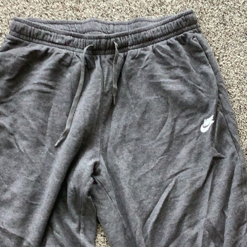 Nike Women’s Sweatpants—large